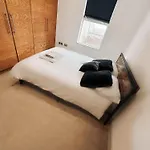 Seaside Apartment, On The Doorstep Of The Beach!