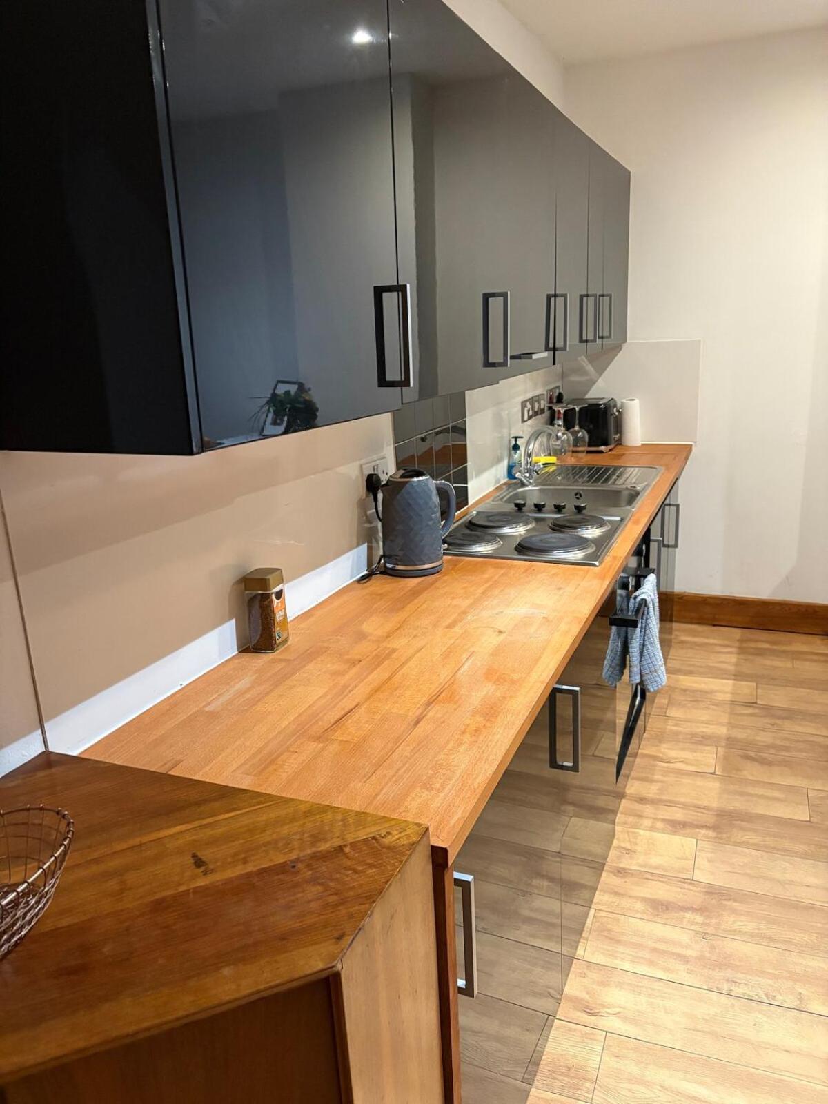 Seaside Apartment, On The Doorstep Of The Beach!